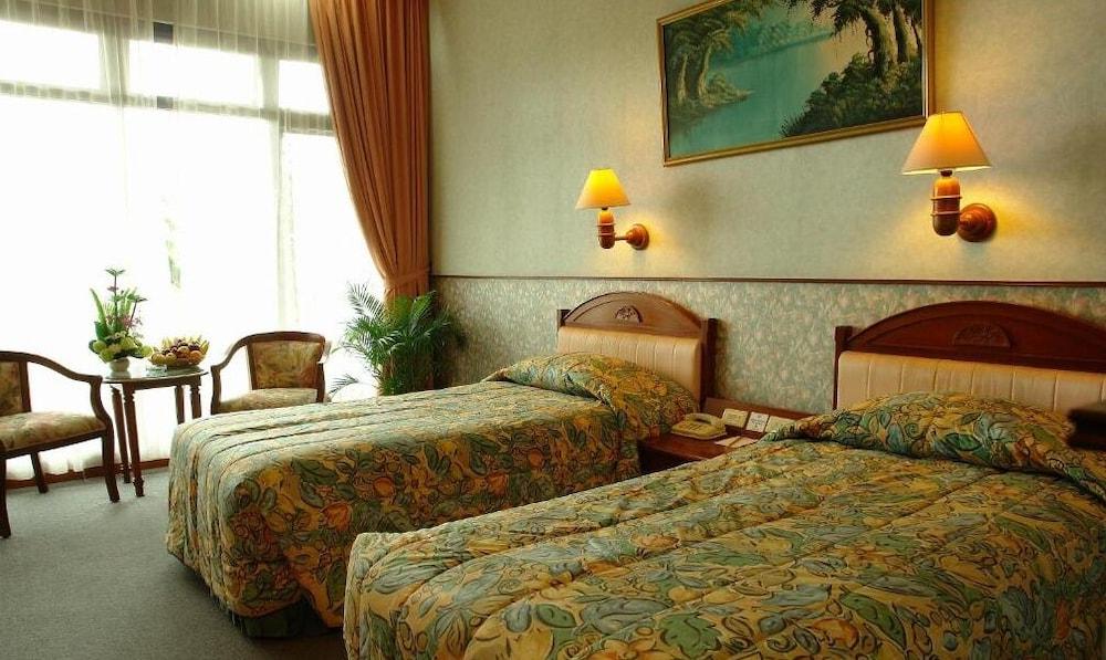 Yasmin Hotel Puncak Zewnętrze zdjęcie